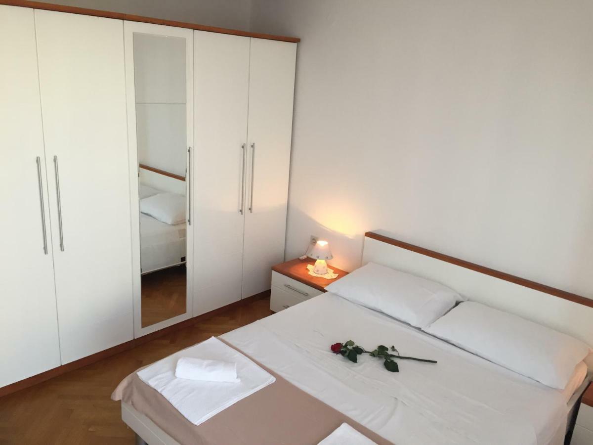 Apartment Trstenik Split Exterior photo